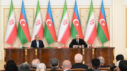 Prezidentlər mətbuata bəyanatlarla çıxış ediblər