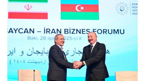 İlham Əliyev Pezeşkianla görüşündən video paylaşdı