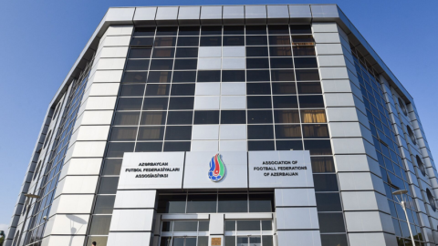 Hakimləri təhqir edən baş məşqçi cəzalandırıldı