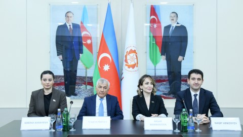 BMU-da deputatlar tələbələr ilə görüşüb - FOTO