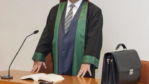 İki vəkilə töhmət verildi,&nbsp;6-na xəbərdarlıq edildi