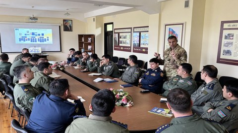 NATO ekspertləri Bakıda hərbçilərimizə kurs keçirlər