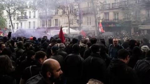 Parisdə 1 May qarşıdurması