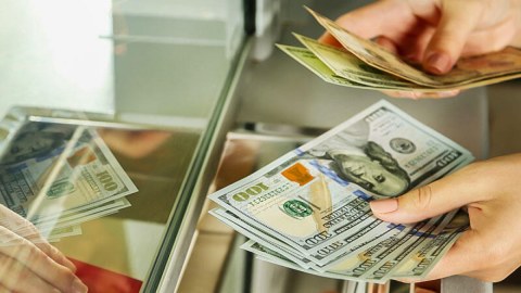 Bankların valyuta əməliyyatlarından gəlirləri artıb