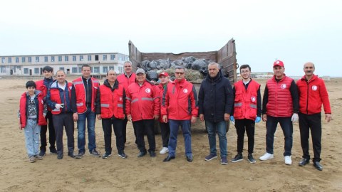 Qızıl Aypara Cəmiyyəti ekoloji aksiya keçirib - FOTO