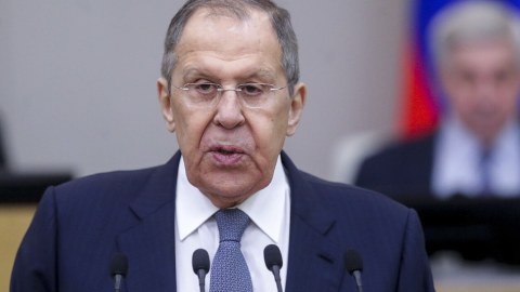 Lavrov Ermənistana gedir