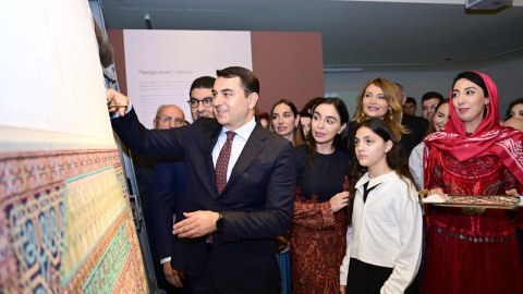 Leyla və Arzu Əliyevalar “Rabat xalça sənəti” sərgisində - FOTOLAR