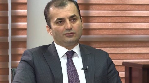 Mərkəzi Bankda sədrin müşaviri vəzifədən azad edildi