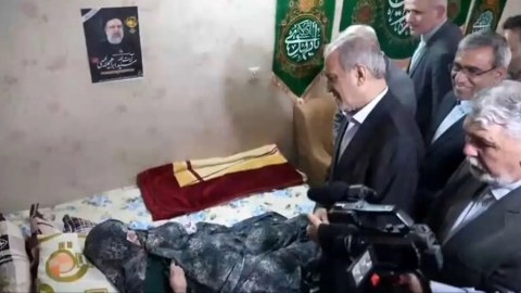 Rəisinin anasından Pezeşkiana tövsiyə: "Helikopterə minmə!"