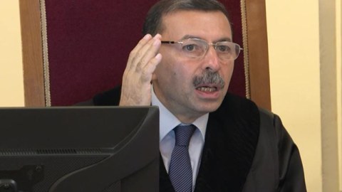 Azad Məcidov təqaüdə göndərildi