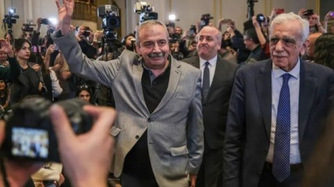 Sırrı Süreyya Öndərə sui-qəsd edilibmiş - DETALLAR