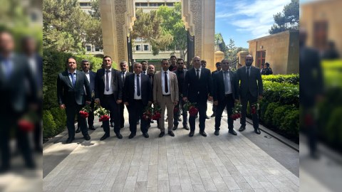 Ümummilli liderin məzarı ziyarət olundu - FOTO