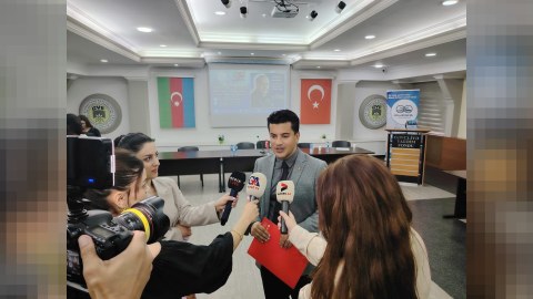 Kıbrıslı jurnalistin Azərbaycan sevgisi - FOTO