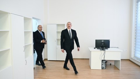 İlham Əliyev Kəngərlidə inzibati binada yaradılan şəraitlə tanış olub