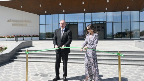 İlham Əliyevlə xanımı Ağdam Muğam Mərkəzinin AÇILIŞINDA