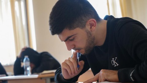 Dövlət universitetlərinin ingilis bölməsində&nbsp;təhsil bərbaddır - ETİRAZ