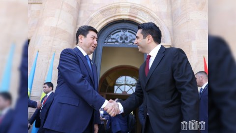 Simonyan Qazaxıstanda Azərbaycanla sülh sazişindən danışdı