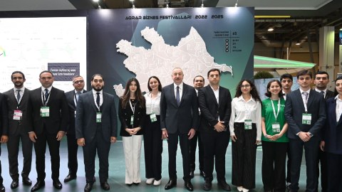 BMU tələbələri beynəlxalq sərgilərdə iştirak edirlər - FOTOLAR