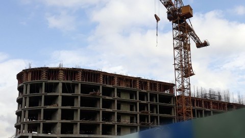 Azərbaycanda mənzil tikintisi ZƏİFLƏYİR - SƏBƏBLƏR