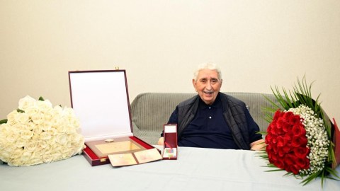 Arif Babayevə Heydər Əliyev Mükafatı təqdim olundu -&nbsp;FOTO
