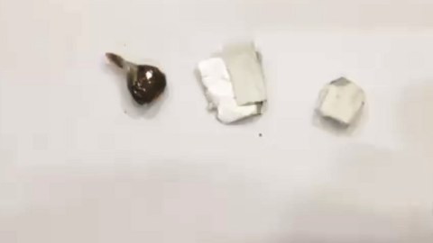Ana həbsdəki oğluna narkotik keçirmək istədi