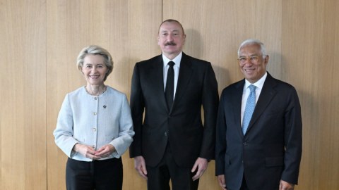 Prezident Antonio Koşta və fon der Lyayen ilə görüşdü