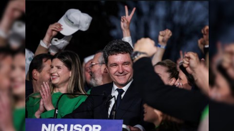 Rumıniyanın yeni prezidenti KİMDİR...