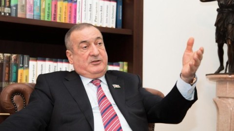 "Saleh Səmədov utandığından üzə çıxmır"