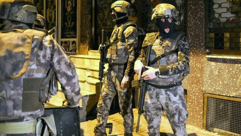 İstanbul bələdiyyəsində növbəti əməliyyat - 22 nəfər TUTULDU