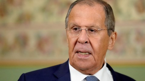 Lavrov İrəvandadır