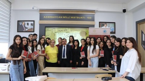 “Turan işığında 150 il” - Əməkdar jurnalist tələbələrlə görüşdü - FOTO