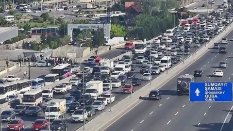 Bakının tıxaclı yolları - SİYAHI