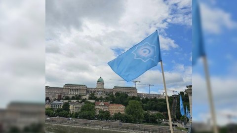 Göy bayraq Budapeşt göylərində!