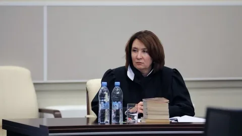 Rusiyanın axtardığı hakim Azərbaycanı TƏRK ETDİ