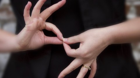 İşarət dili bu kanallarda tətbiq olundu - VİDEO