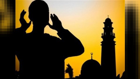 Məscidlərimizdə azan necə verilir: canlı, yoxsa fonoqramla?