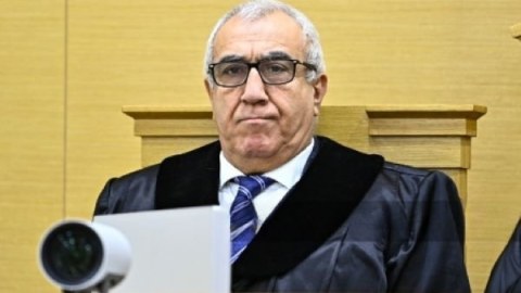 Sabiq hakim vəkillik fəaliyyətinə başladı - FOTO 