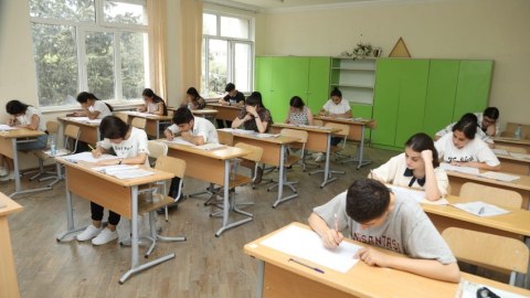 II və III qruplar imtahan VERİB