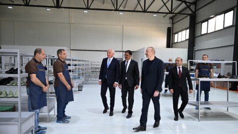 Prezident ayaqqabı fabrikinin AÇILIŞINDA
