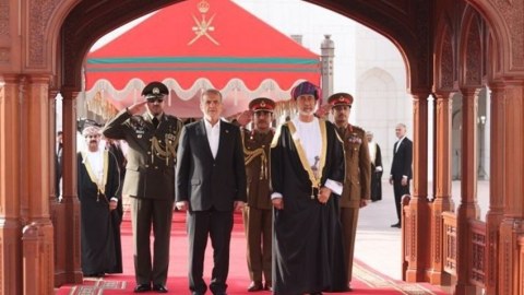 Pezeşkian Omanda səfərdədir