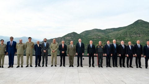 Liderlər Laçında geniş tərkibdə görüşdü