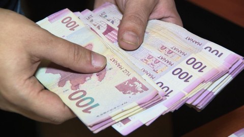 Manatın nominal effektiv məzənnəsi azalıb