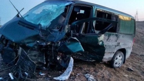 Ağdaşda &ldquo;Mercedes Vito&rdquo; traktorla&nbsp;toqquşdu