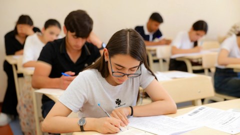 Lisey və gimnaziyalarla bağlı qərar ləğv olundu: bu siniflərə qəbula İCAZƏ VERİLDİ