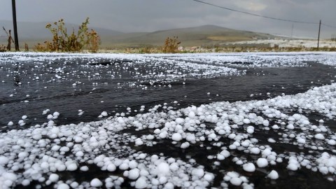 Yardımlıya dolu yağıb - FAKTİKİ HAVA