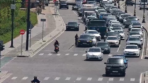 8 Noyabr prospektində qəza - Yolda tıxac yarandı