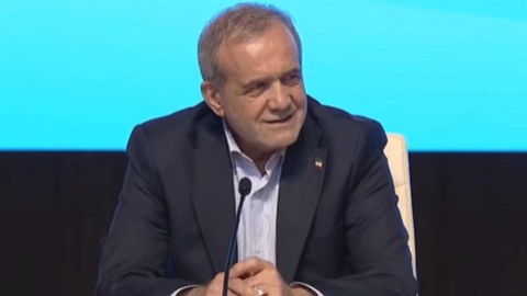 Pezeşkian ərəb ölkəsində Azərbaycan dilində şeir dedi