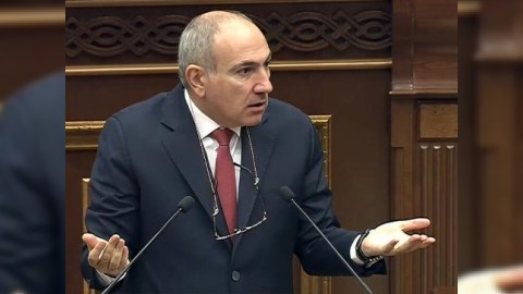Subaylıq andını pozan keşişlər kilsələrdən rədd olsunlar! - Paşinyan