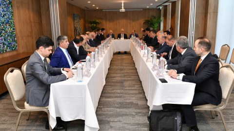 Azad edilmiş ərazilərdə nəqliyyat və rabitə infrastrukturu layihələri müzakirə edildi