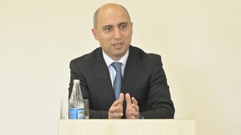 Nazir xaricə göndərilən gənclərin qayıtmasından danışdı